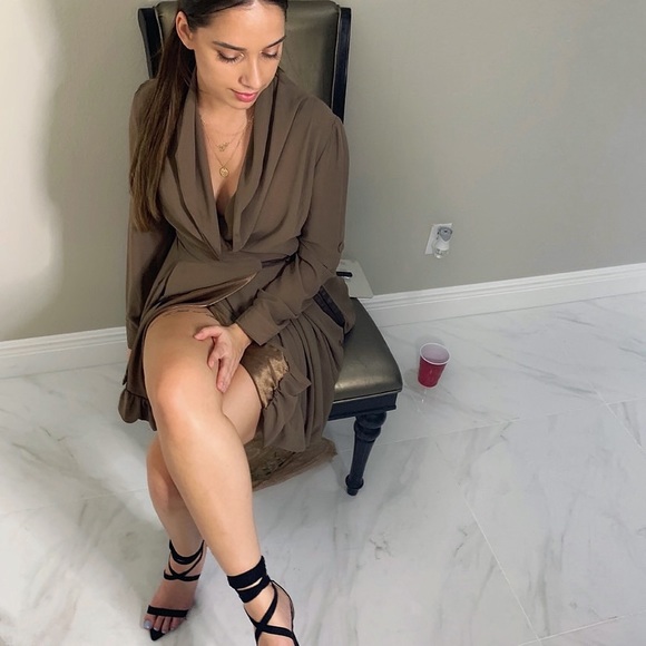 Black Pointed Toe Tie High Heels - Picture 6 of 6